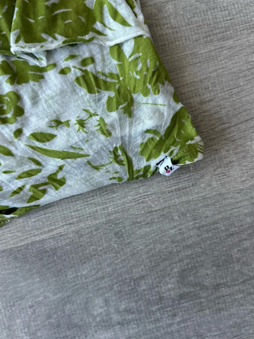 Point Zero Green Floral Tiered Spaghetti Strap Tank Top Vintage - Picture 2 of 7
